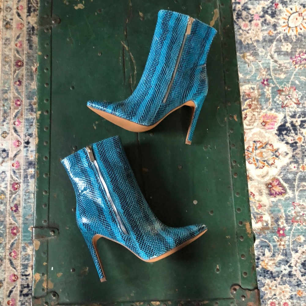 Fun and fabulous snakeskin booties!